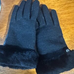UGG Black Women's Fur-Trimmed Gloves